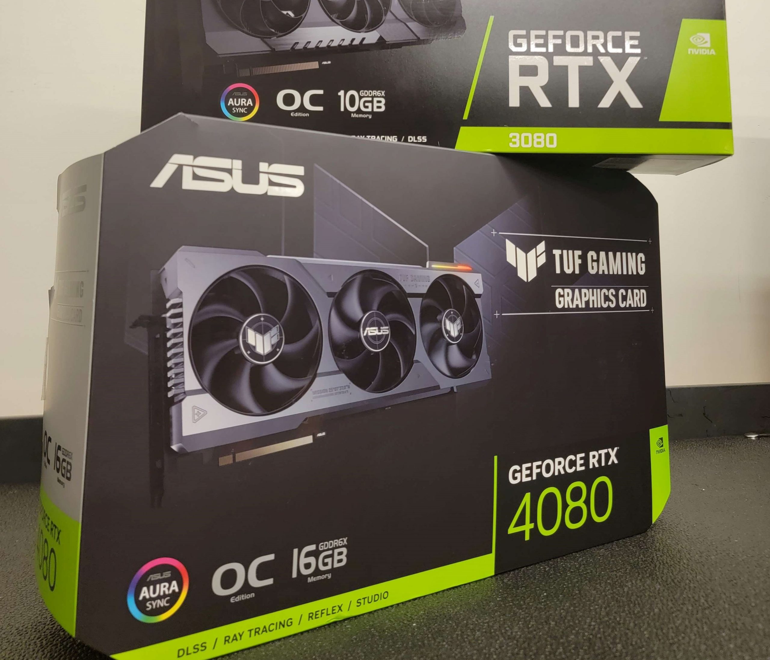 RTX 4080 box and RTX 3080 box